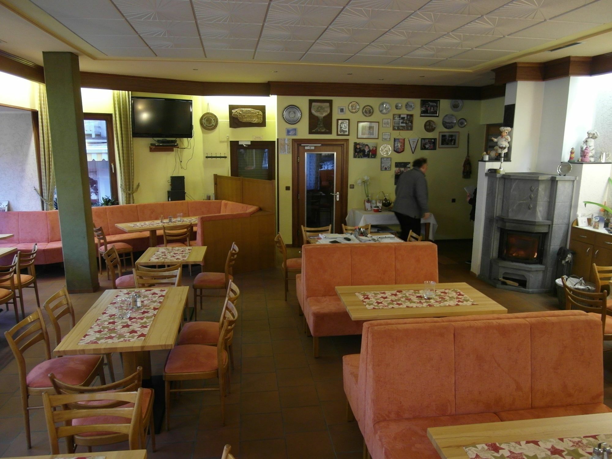 Hotel Zum Weissen Kreuz Altenahr Bagian luar foto